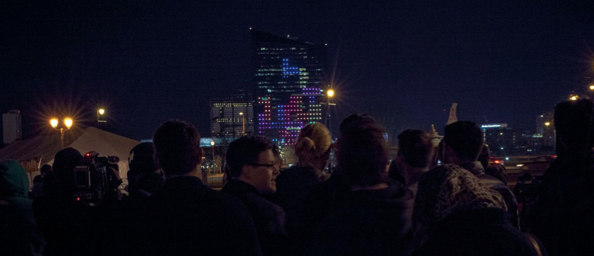 How to do a simple lottery: randomizing entries for a contest